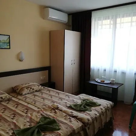 Stoyanovi 3*